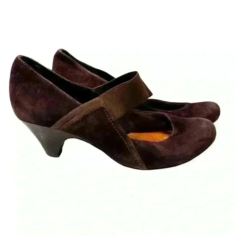 Clarks Artisan Women's Dress Shoes Brown Suede Active Air  Sole -  Size 8